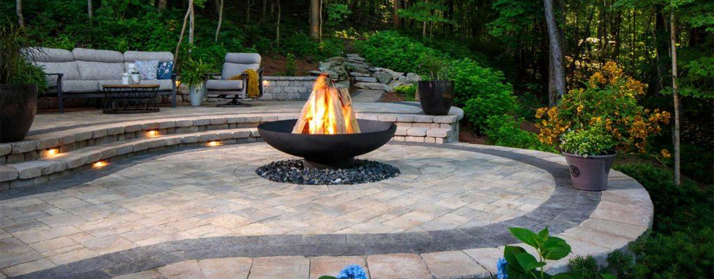Luxurious Backyard Firepit and patio